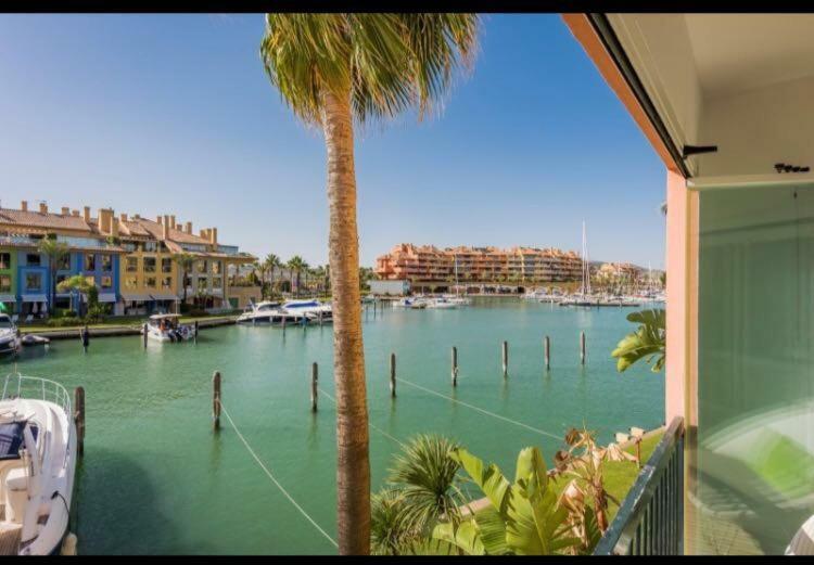 Apartamento con piscina ,playa con vistas panorámicas en la Marina de Sotogrande São Roque Exterior foto